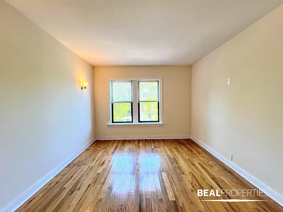 1101 W Wellington Ave #1