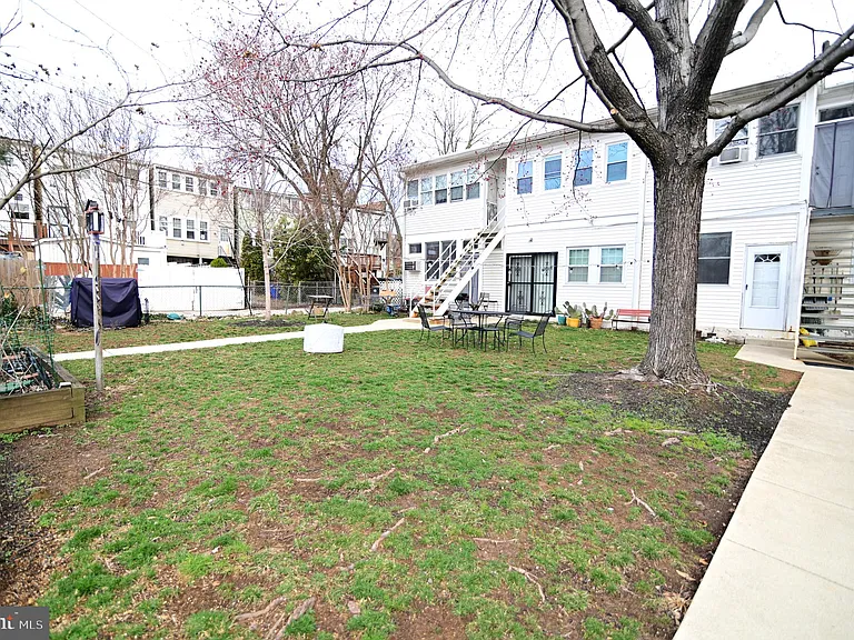 713 Hamlin St NE #1 — Photo 30