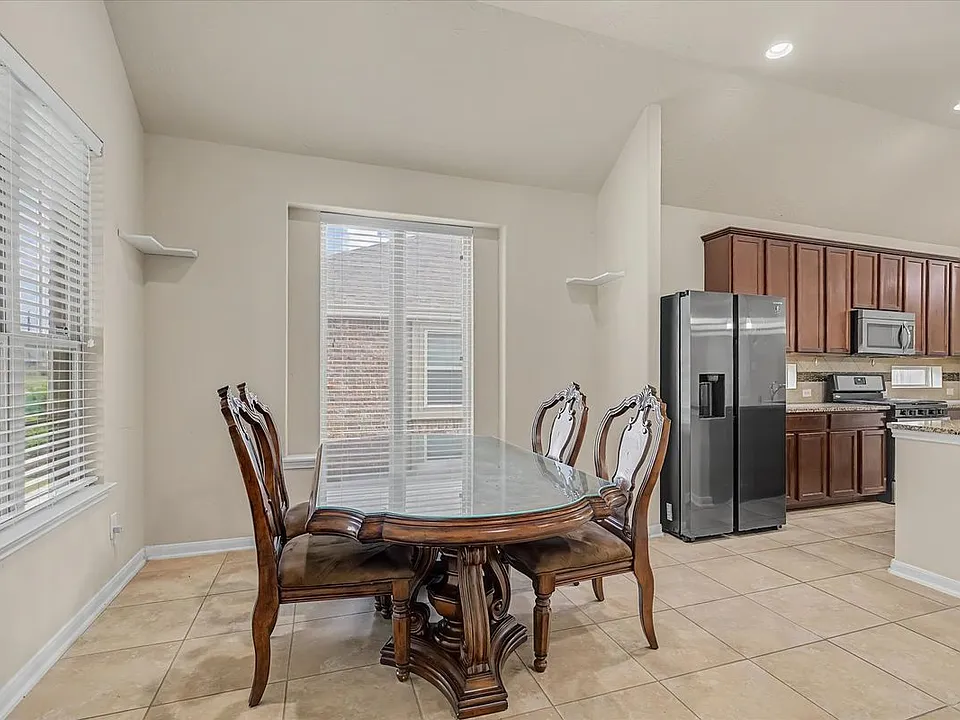 3834 Raintree Village Dr