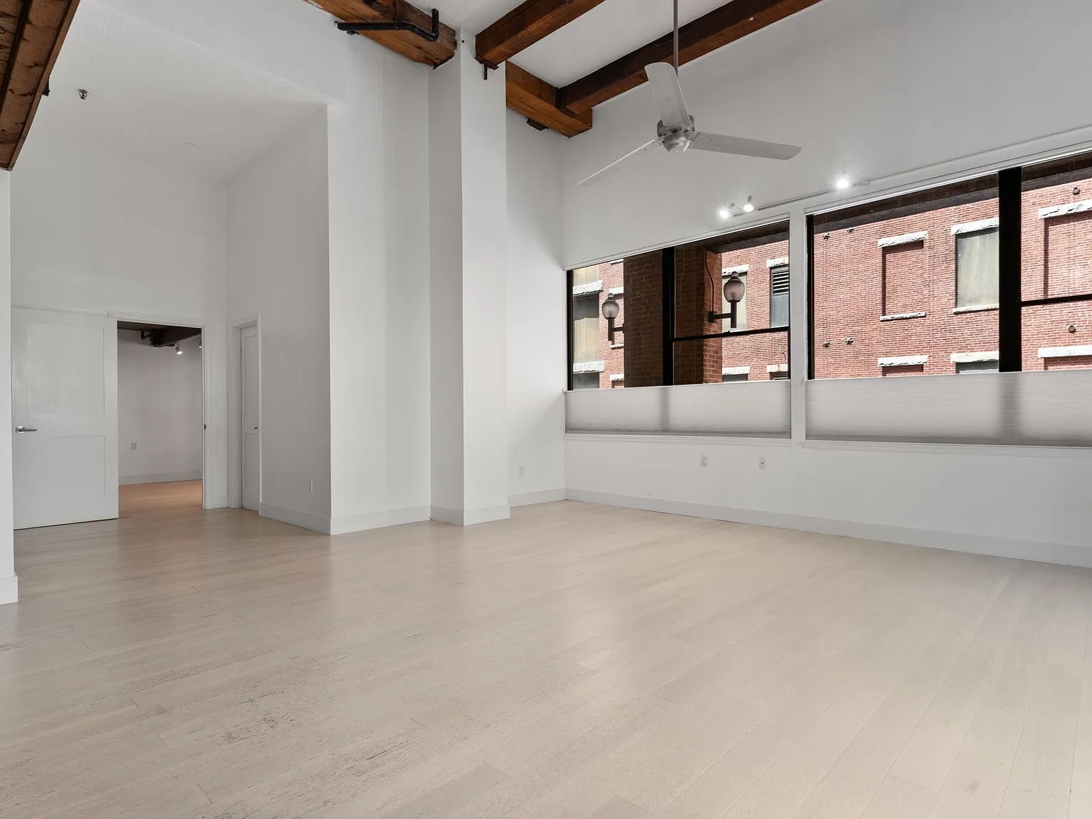 2 bed, 1.0 bath, 1175 sqft, $4,750 — Photo 3