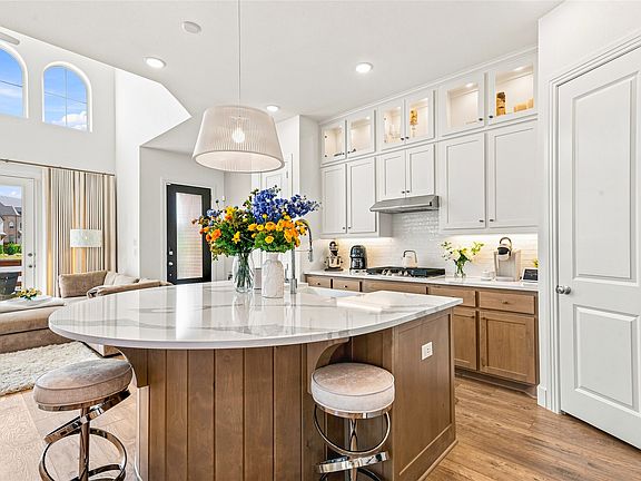 2nd image of 413 Sugarmaple Ln