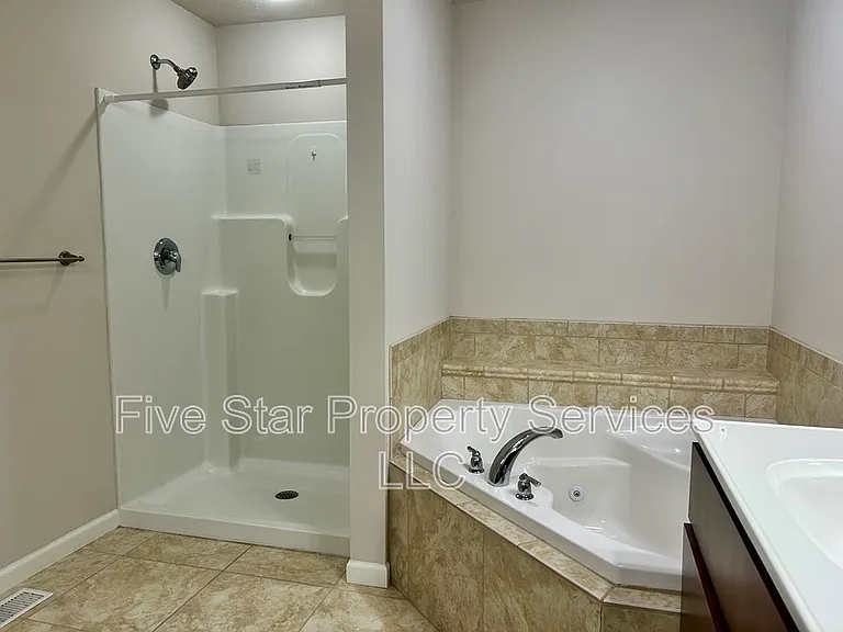 1408 School House Ln — Photo 14