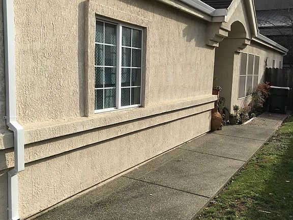 3rd image of 7880 Sunrise Terrace Ln