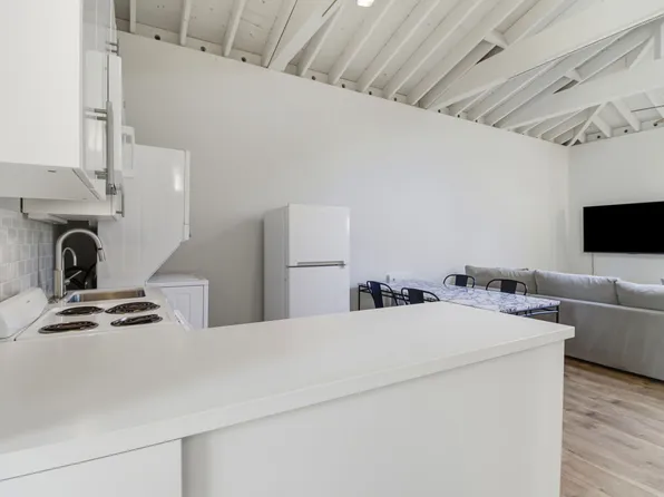 64 Alejandra Ave #Adu, Atherton, CA 94027