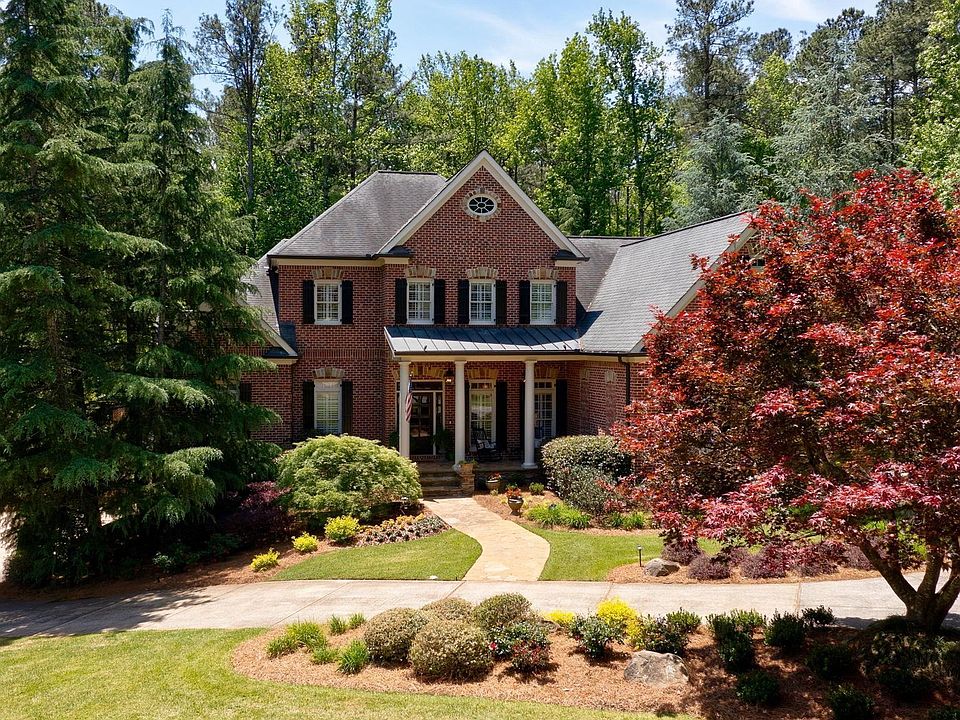 1st image of 901 Lenora Dr NW