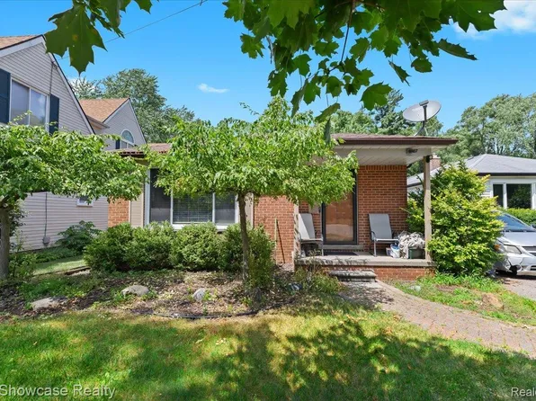 3994 Beechgrove Dr, Waterford, MI 48328