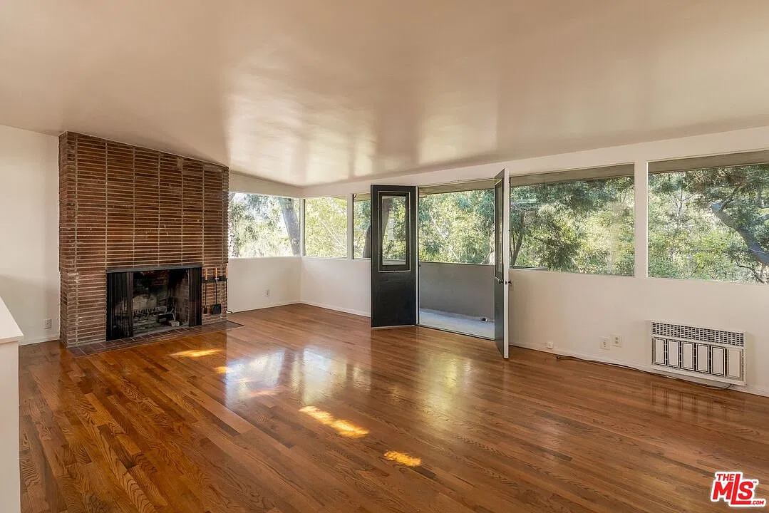 2 bed, 1.5 bath, 1432 sqft, $5,750 — Photo 4