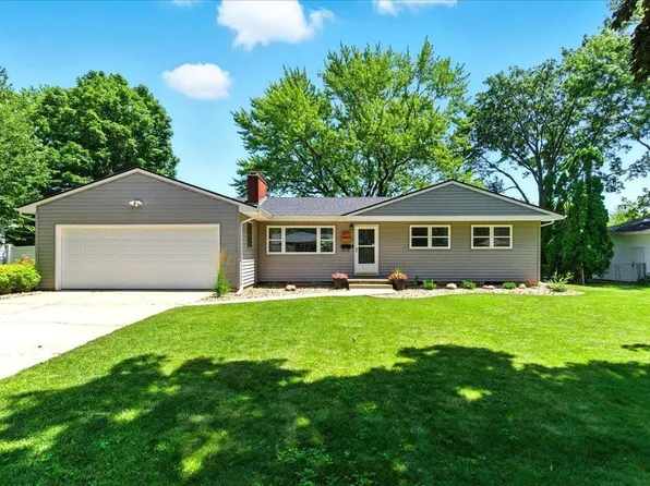 1219 S Hill Dr, Waterloo, IA 50701