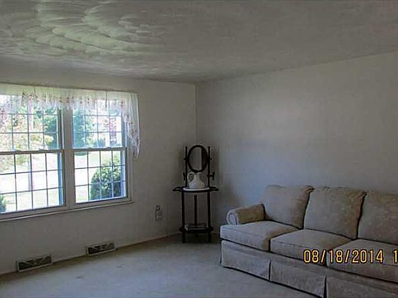 2nd image of 926 Aris Dr