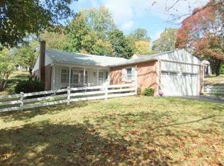 600 Old Schoolhouse Ln, Springfield, PA 19064