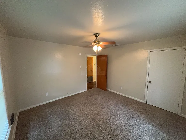 408 Allen St — Photo 15