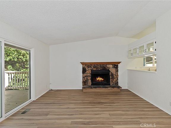 5th image of 142 Rockledge Ln