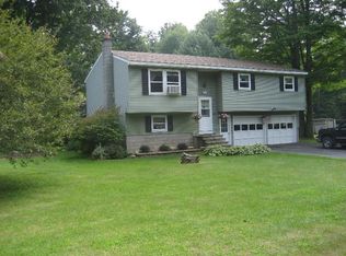25 Elm Dr, Pennellville, NY 13132