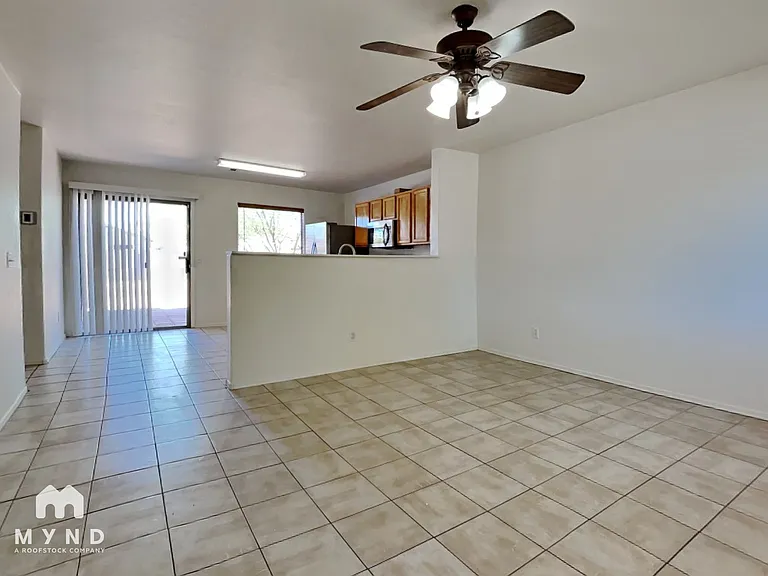 1886 E Cowboy Cove Trl — Photo 2