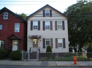 30 Heard St, Chelsea, MA 02150