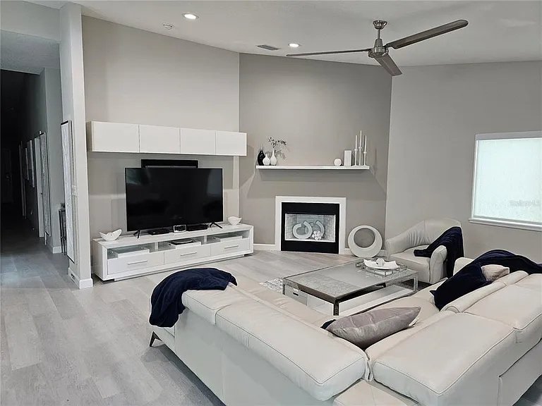 3503 Avenida Madera #B — Photo 12