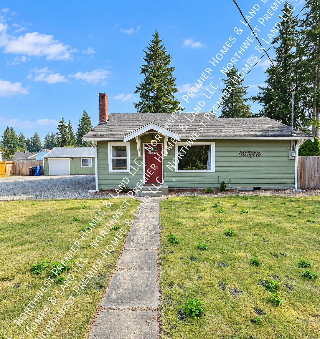 Updated 3 Bed in North Marysville | A/C + Fenced Yard + Garage — Photo 1