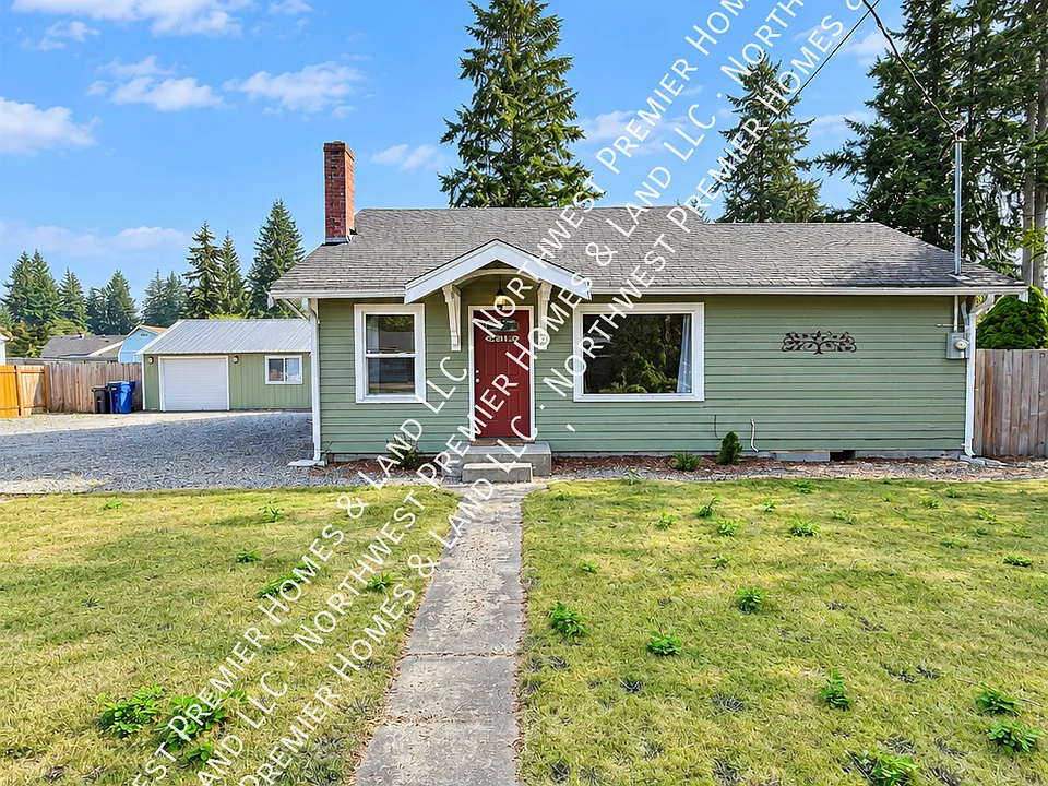 8411 55th Ave NE