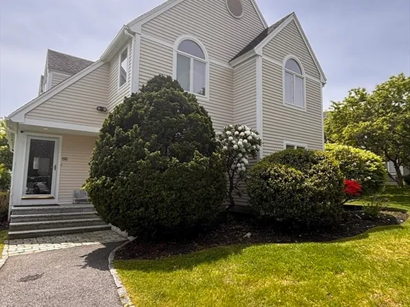 66 Vincent Dr #66, Marshfield, MA 02050