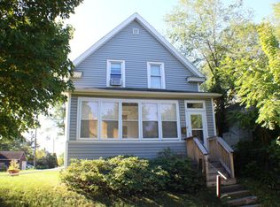 1042 Sims Ave, Saint Paul, MN 55106