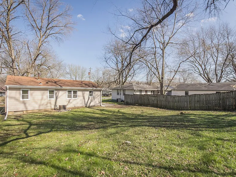 7390 Southview Dr — Photo 14