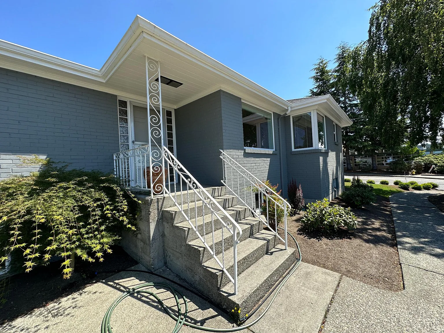 3 bed, 3054 sqft, $4,900 — Photo 1