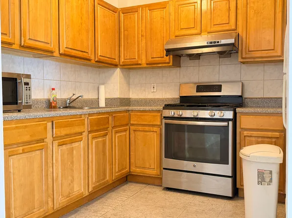 11405 14th Rd, Flushing, NY 11356