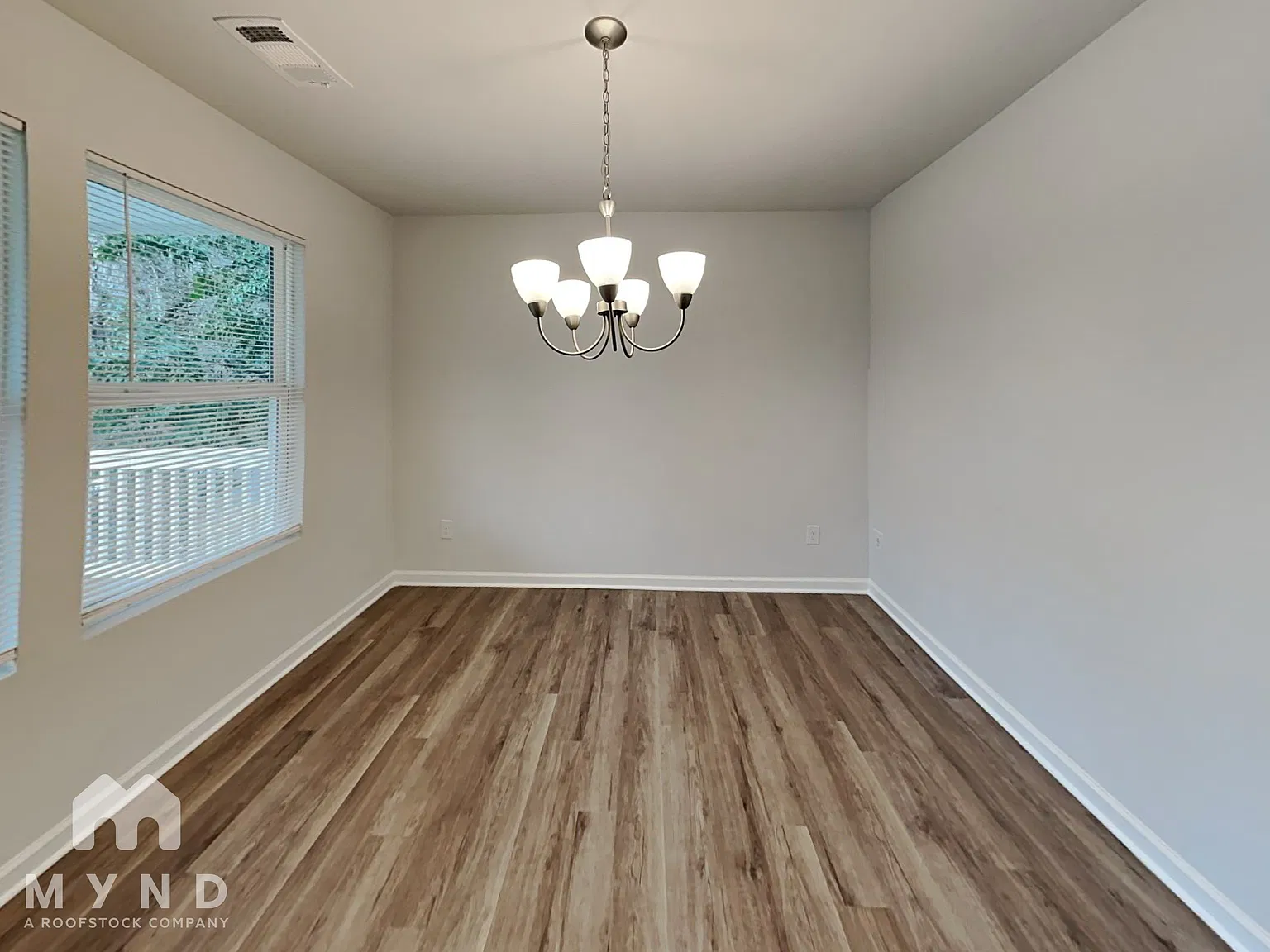 3 bed, 3.0 bath, 1920 sqft, $2,325 — Photo 3