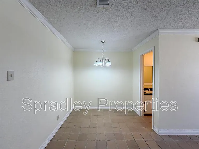 1027 N Wall St — Photo 3