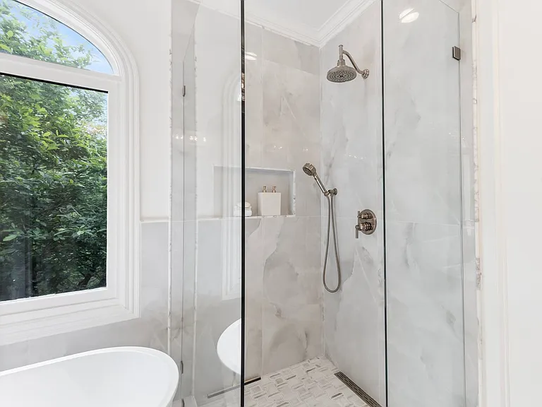 9435 Norwood Dr — Photo 32