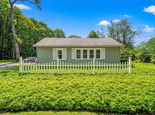 3988 Lake Rd, Conneaut, OH 44030