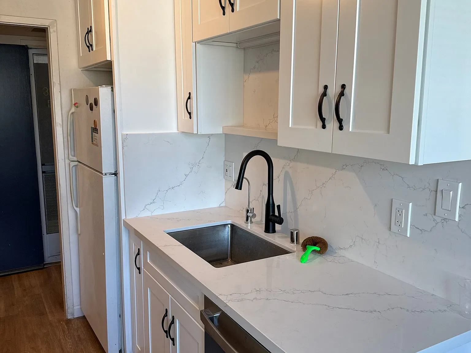 2 bed, 1005 sqft, $3,600 — Photo 1