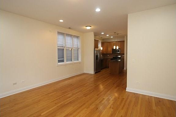 5th image of 1039 W Newport Ave #Y28arajzn