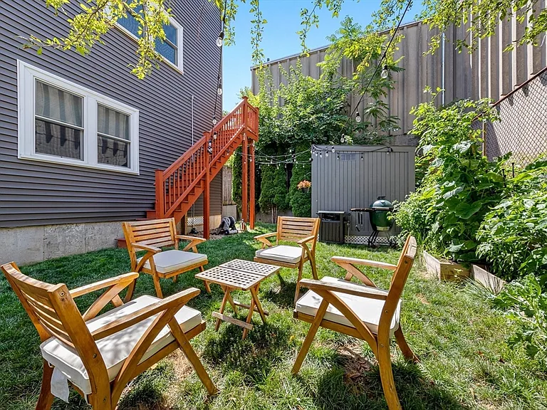 10 Grant St #1 — Photo 24