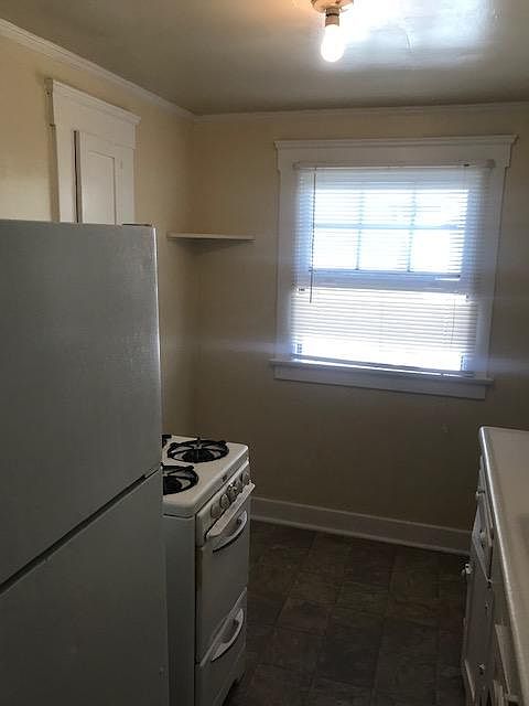 2nd image of 324 N Maryland Ave APT 2