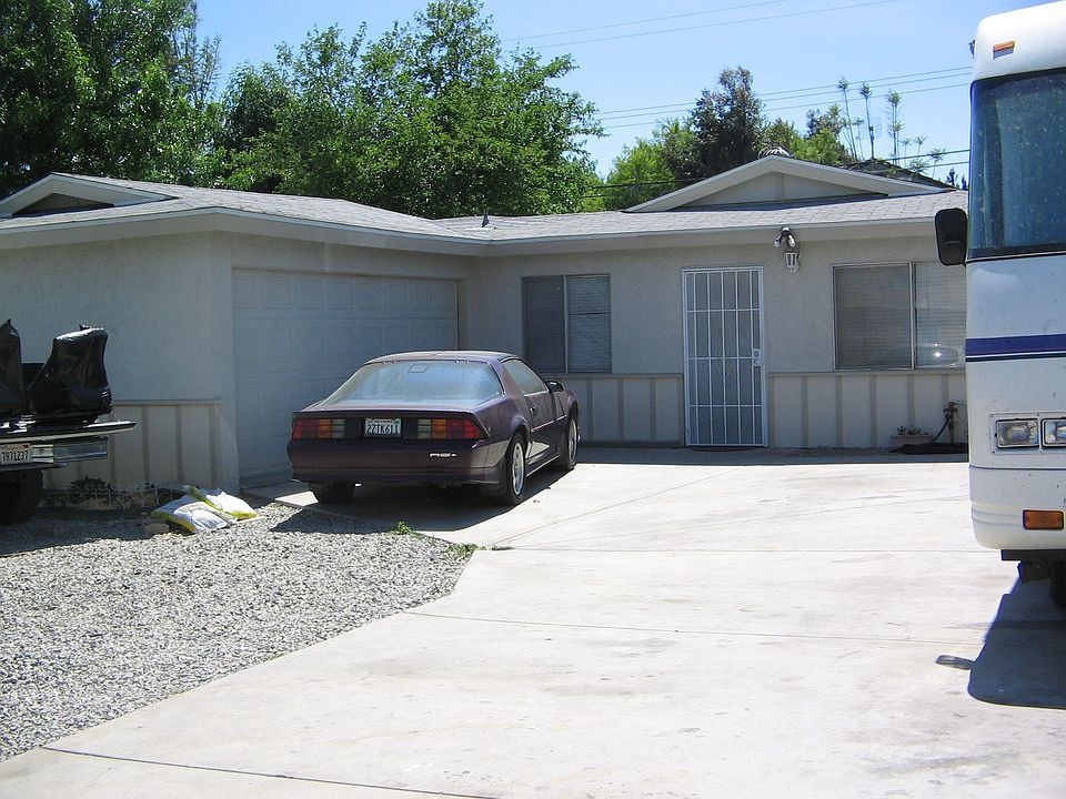 4 BR/ 2 BA home with 1654 sf