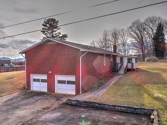 5th image of 225 Pine St