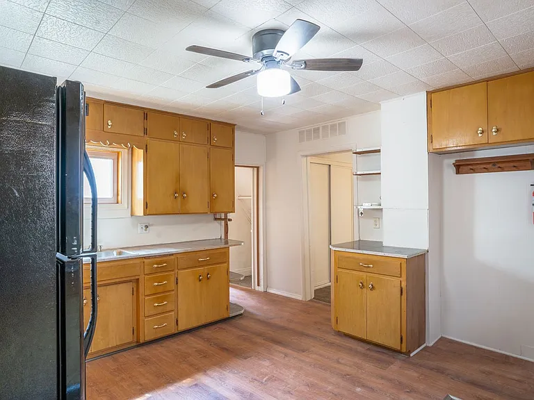 1227 Green Bay St — Photo 15
