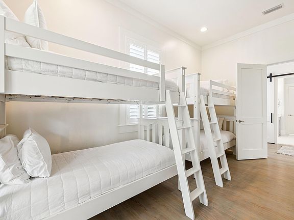 5th image of 134 Spartina Cir