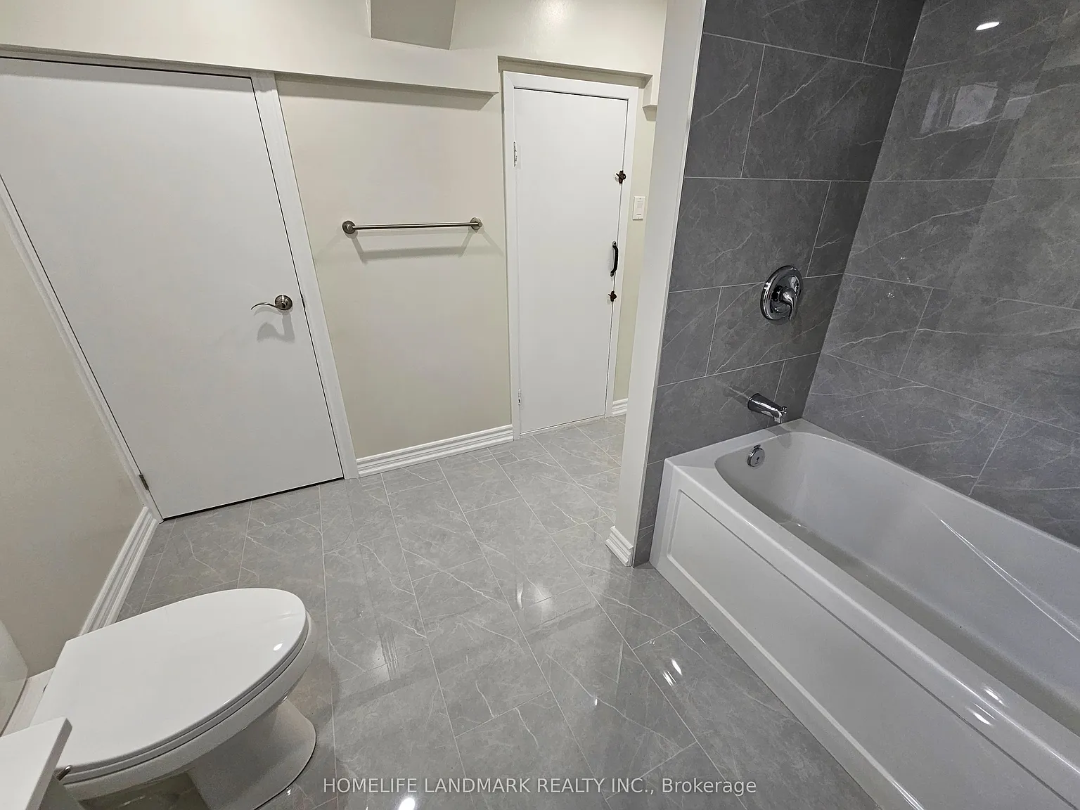 2 bed, $2,000 — Photo 4