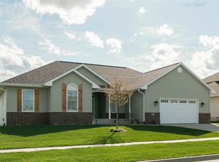 811 Wood Lily Rd, Solon, IA 52333