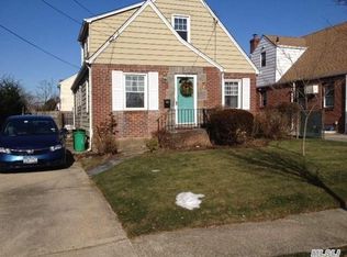1603 Washington Ave, New Hyde Park, NY 11040