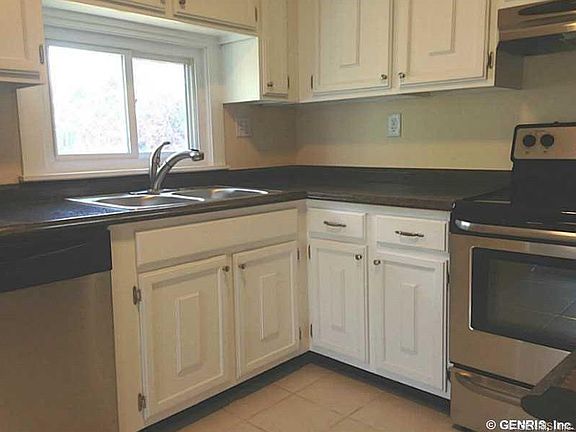 5th image of 166 Willow Pond Way