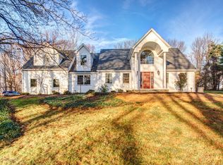 12 Indian Creek Rd, Holmdel, NJ 07733