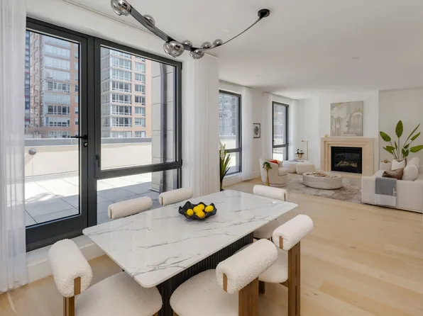 244 East 52nd Street image 3 of 22