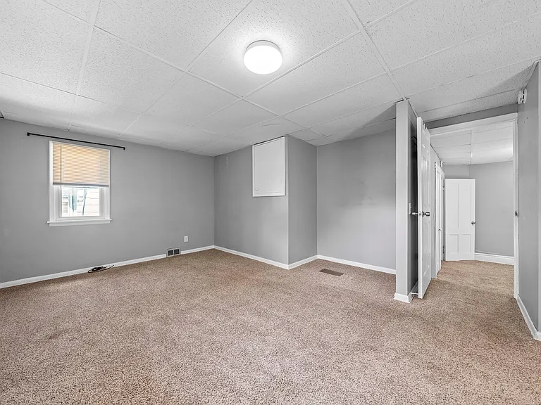 559 S Goodman St — Photo 26