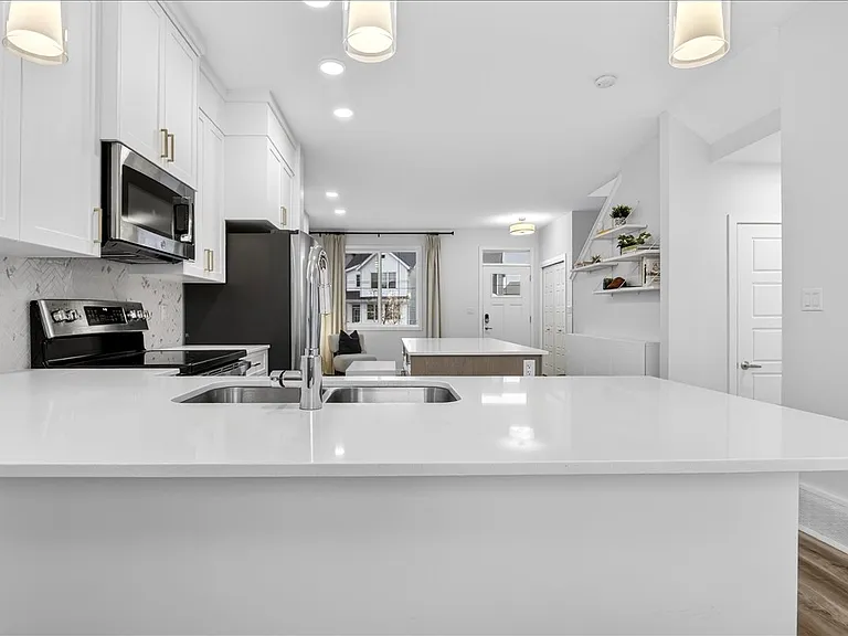 535 Paterson Way SW — Photo 18