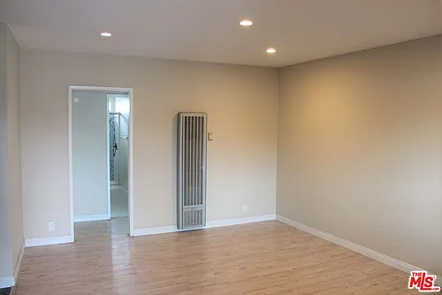 2501 W Redondo Beach Blvd #335 Photo 1
