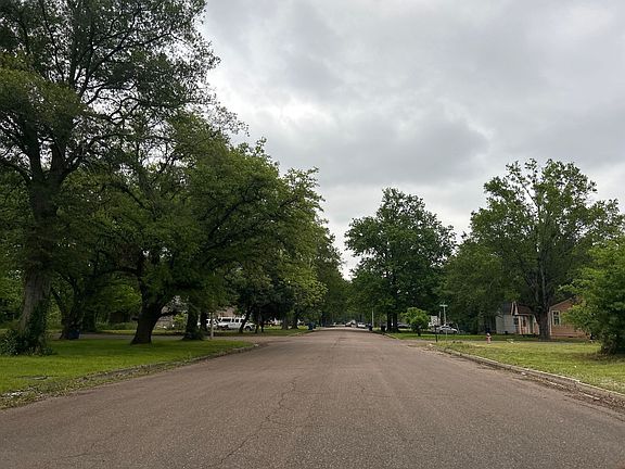 5th image of 614 Lynn Ave