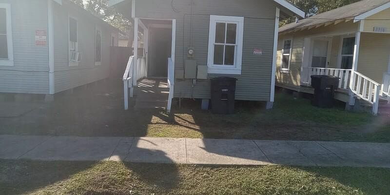 1st image of 3918 Oats St
